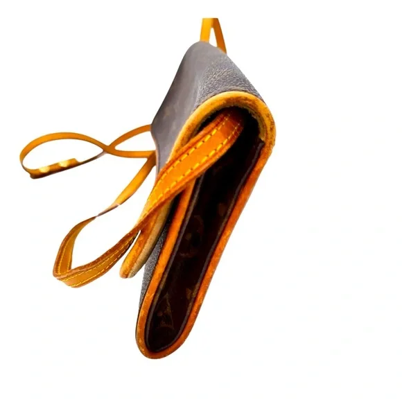 Louis Vuitton Monog Twin Pouchette better in mint condition brown leather - Picture 4 of 12